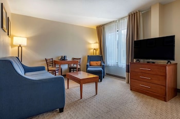 Suite, Non Smoking (2 Queen beds and 2 person Sofa bed)