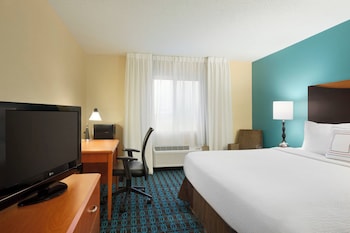 Room, 1 King Bed (Mobility/Hearing Access, Roll-In Shwr)