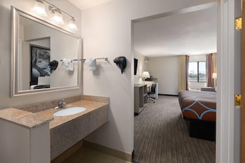Studio Suite, 1 King Bed, Non Smoking