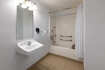 Room, 1 King Bed, Accessible, Non Smoking (Mobility)