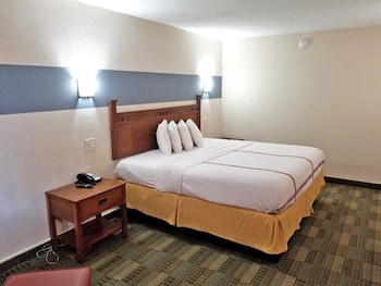 Room, 1 King Bed, Non Smoking