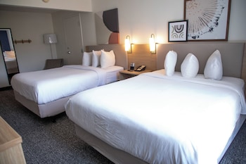Room, 2 Queen Beds