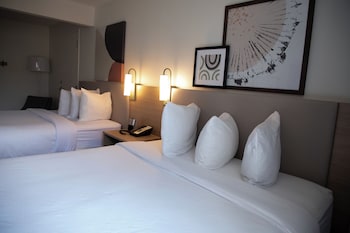 Room, 2 Queen Beds