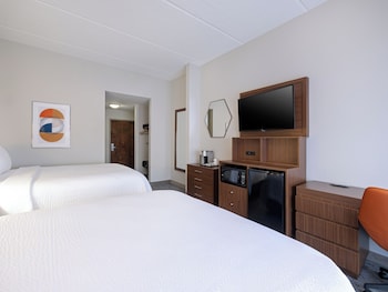 Standard Room, 2 Queen Beds, Accessible (Comm, Roll Shower)