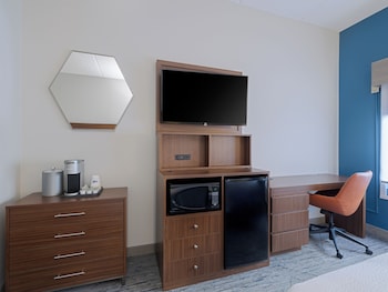 Standard Room, 2 Queen Beds, Accessible (Comm, Tub)
