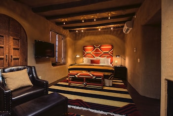Deluxe King Studio