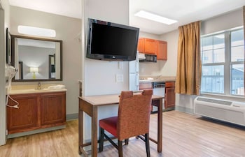 Studio, 1 Queen Bed, Non Smoking