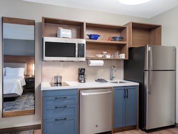 Studio Suite, 1 Queen Bed