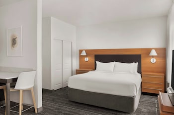 Studio, 1 Queen Bed with Sofa bed (Hearing Accessible)