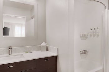 Studio, 1 Queen Bed with Sofa bed (Hearing Accessible)