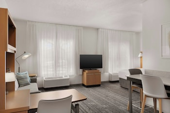 Studio, 1 Queen Bed with Sofa bed (Hearing Accessible)