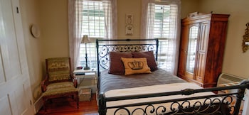 Standard Room, 1 Queen Bed