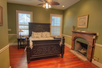 Deluxe Room, 1 Queen Bed