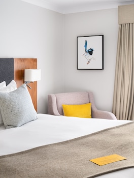 Standard Room, 2 Twin Beds (Bath Shower Combination)