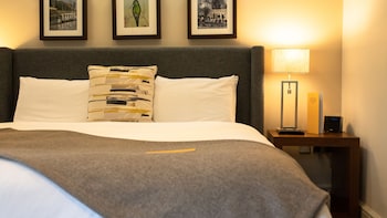 Premium Room, 1 King Bed, Garden View