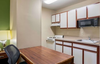 Studio, 1 Queen Bed, Non Smoking