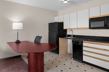 Studio Suite Accessible W Roll In Shower