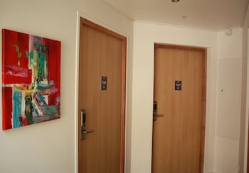 Family Room, 2 Adjacent Rooms