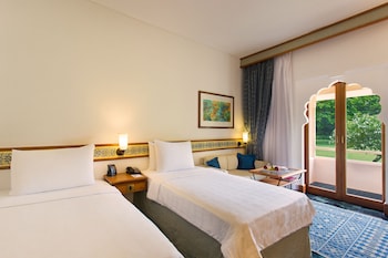 Deluxe Room, Twin Beds, Garden View