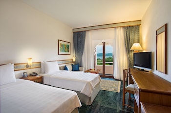 Deluxe Room, 1 King Bed, Lake View
