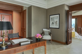 Suite (The Peninsula)