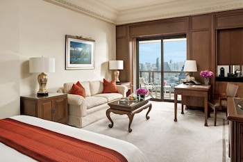 Deluxe Room, 1 King Bed, Balcony