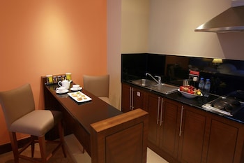 Standard Room, 1 King Bed (Classic Studio King)