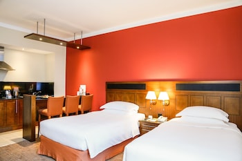 Standard Room, 2 Twin Beds (Classic Studio Twin)