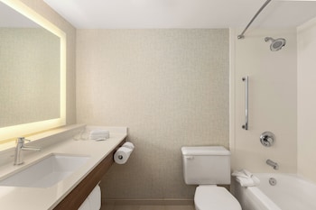 Suite, 1 Queen Bed
