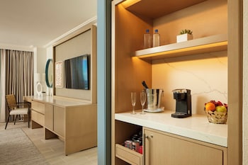 Room, 1 King Bed with Sofa bed, Balcony, Ocean View