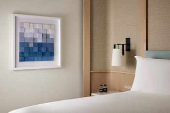 Room, 1 King Bed with Sofa bed, Balcony, Ocean View
