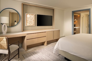 Room, 1 King Bed with Sofa bed, City View (Skyline View)