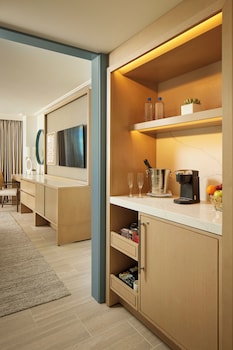 Room, 1 King Bed with Sofa bed, Balcony, Ocean View