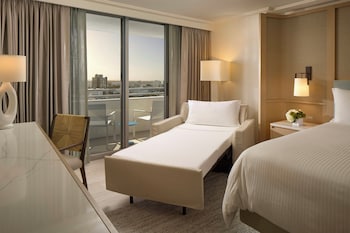 Room, 1 King Bed with Sofa bed, Balcony, Oceanfront