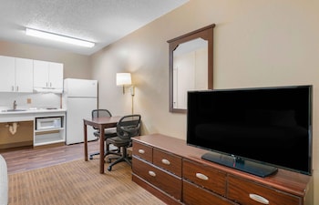 Studio, 1 Queen Bed, Accessible, Non Smoking
