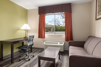 Standard Room, 1 King Bed