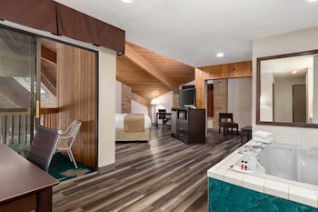 Suite, 1 King Bed