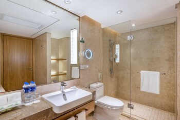 Suite, 1 King Bed, Non Smoking, Kitchen (Dining Lounge Access)