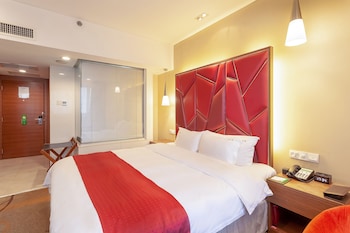 Standard Room, 1 King Bed