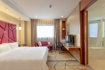 Premium Room, 1 King Bed, Garden View