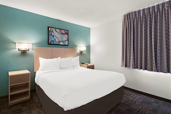 Suite, 1 Queen Bed with Sofa bed, Accessible, Non Smoking