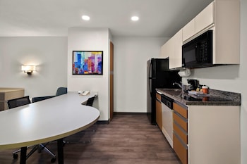 Suite, 1 Queen Bed with Sofa bed, Accessible, Non Smoking