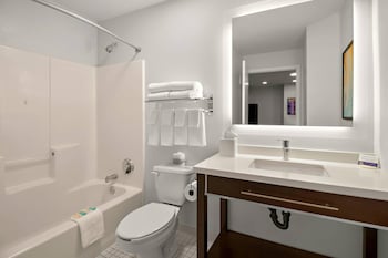 Suite, 1 Queen Bed with Sofa bed, Accessible, Non Smoking