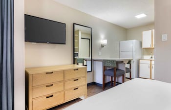 Studio, 1 Queen Bed, Non Smoking