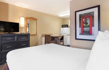 Studio, 1 Queen Bed, Non Smoking