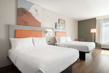 Junior Suite, 2 Queen Beds, Accessible (Roll-In Shower)