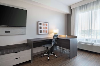Junior Suite, 1 King Bed, Accessible (Hearing)