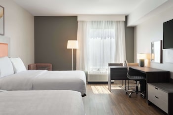 Junior Suite, 2 Queen Beds, Accessible (Roll-In Shower)