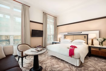 Premium Room, 1 King Bed with Sofa bed