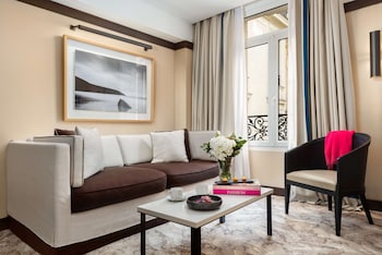 Suite, 1 King Bed (MADELEINE SUITE)